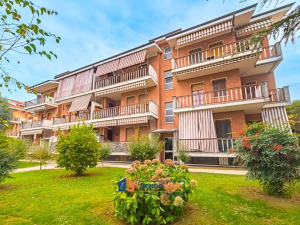 appartamento in vendita a Bra in zona Piumati