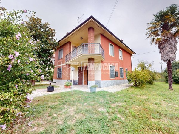 casa indipendente in vendita a Bra