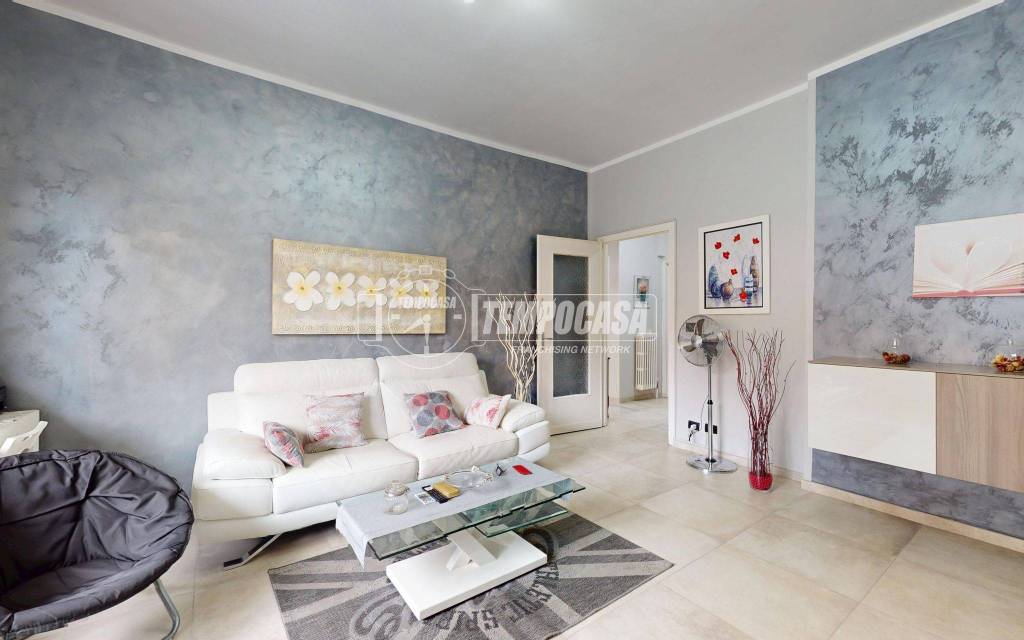 appartamento in vendita a Bra in zona Piumati