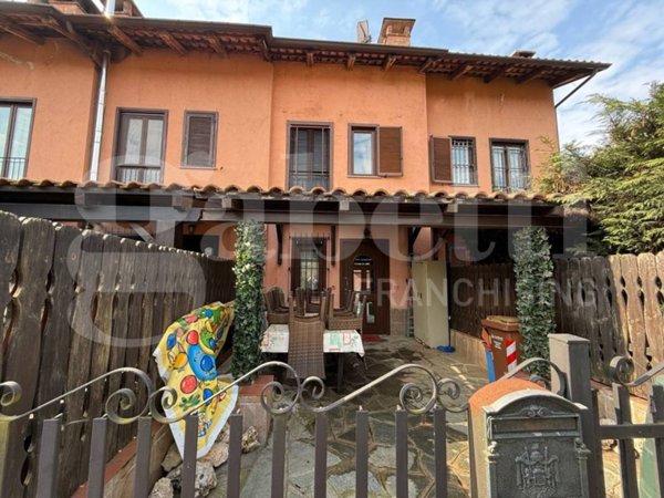 casa indipendente in vendita a Bra in zona San Michele