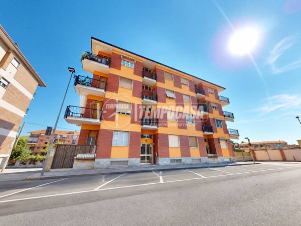 appartamento in vendita a Bra in zona Piumati