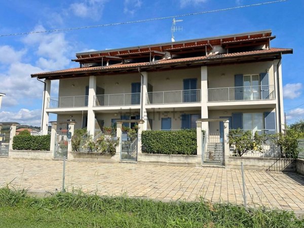 casa indipendente in vendita a Bra