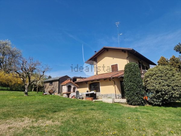casa indipendente in vendita a Bra