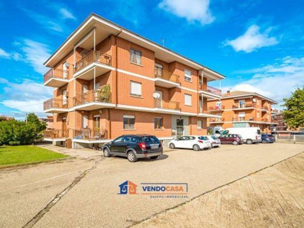 appartamento in vendita a Bra in zona Piumati