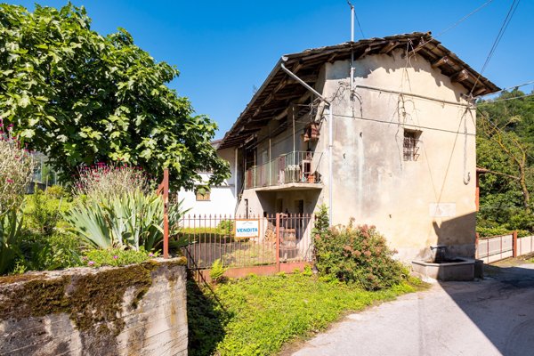 casa indipendente in vendita a Brondello
