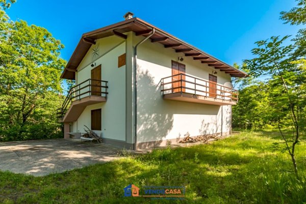 casa indipendente in vendita a Brondello