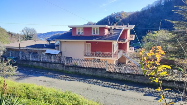 casa indipendente in vendita a Brondello