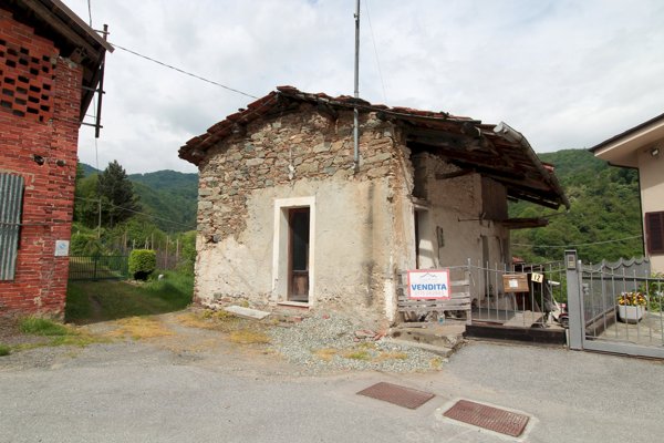 locale di sgombero in vendita a Brondello