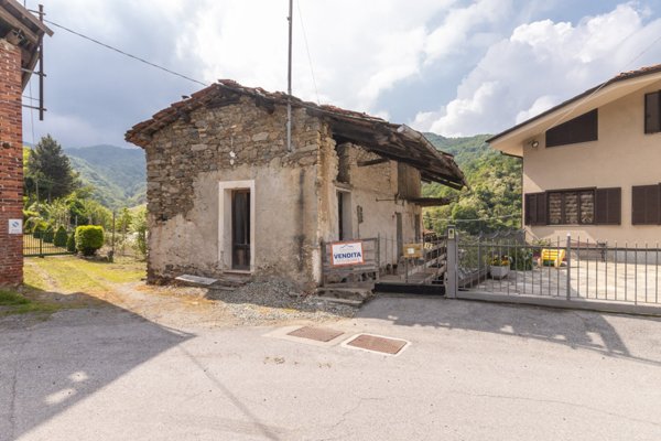 locale di sgombero in vendita a Brondello