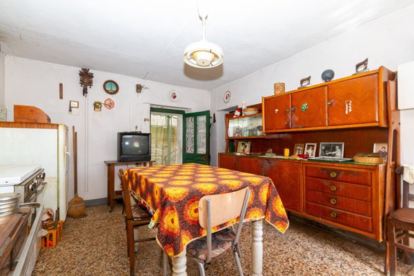 casale in vendita a Brondello