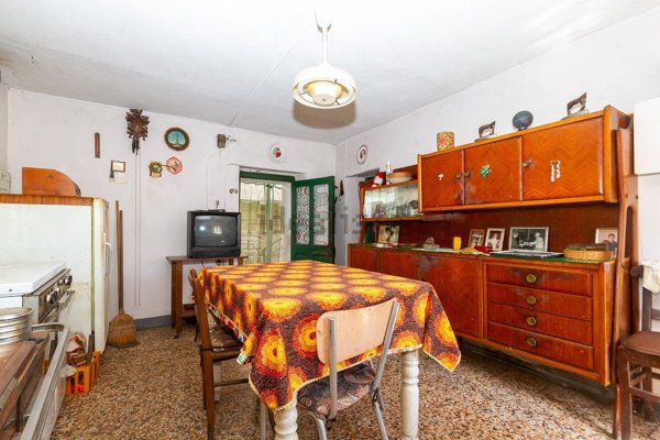 pentavano in vendita a Brondello