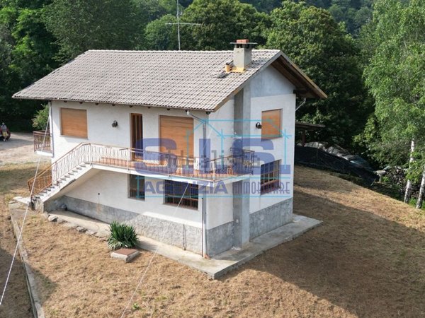 casa indipendente in vendita a Brondello