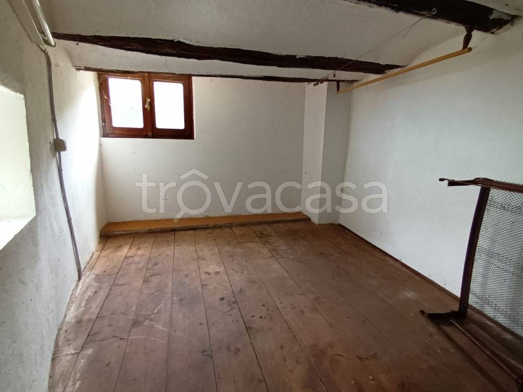 casa indipendente in vendita a Brondello