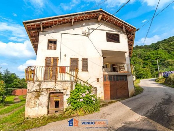 casa indipendente in vendita a Brondello