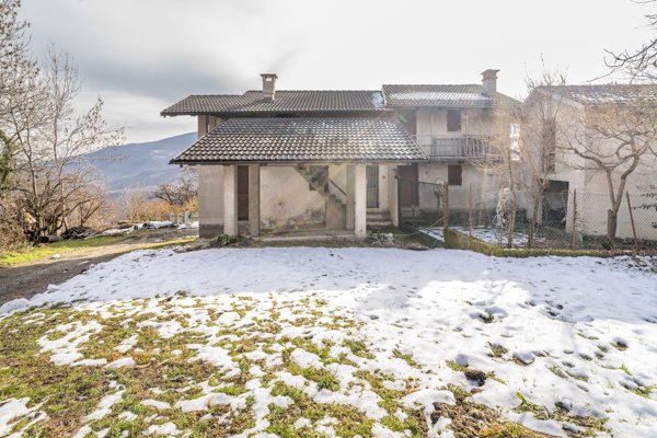 casa indipendente in vendita a Brondello