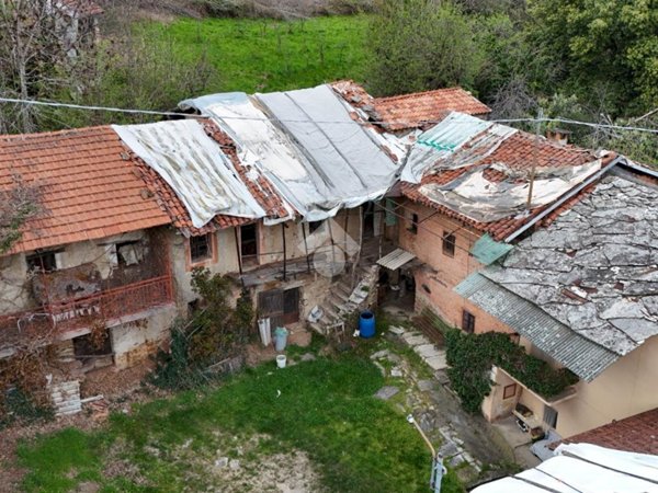 casale in vendita a Brondello