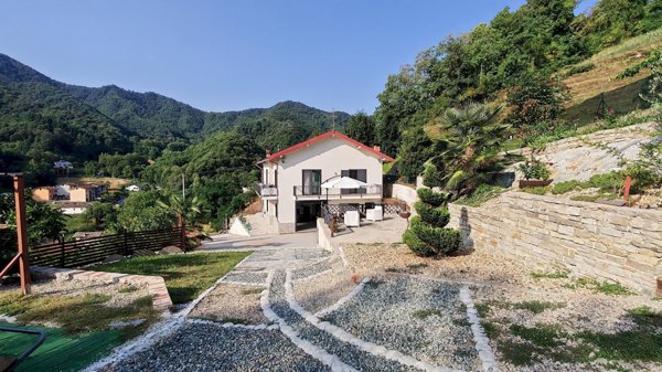 casa indipendente in vendita a Brondello