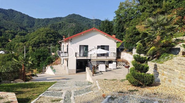 casa indipendente in vendita a Brondello