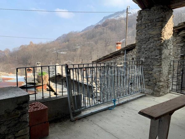 appartamento in vendita a Brossasco in zona Barra
