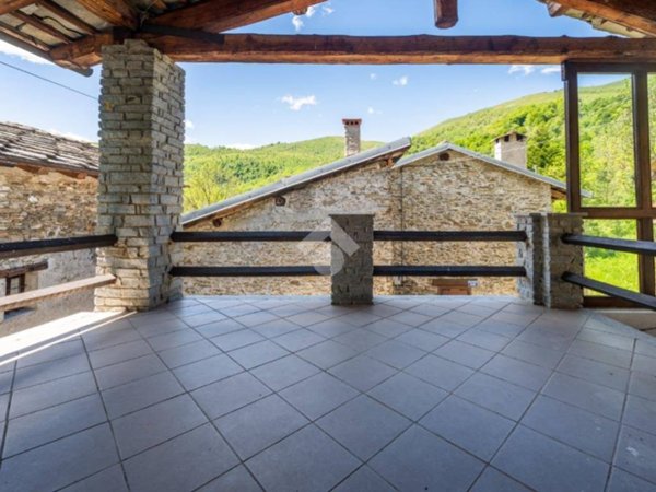 casa indipendente in vendita a Brossasco