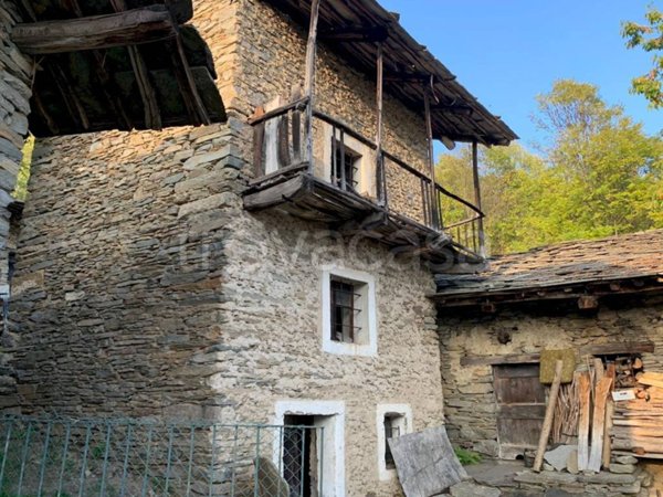 locale di sgombero in vendita a Brossasco