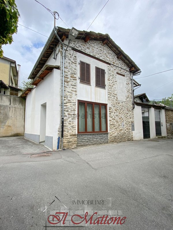 casa indipendente in vendita a Brossasco