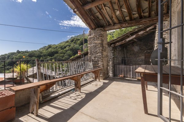 appartamento in vendita a Brossasco in zona Barra