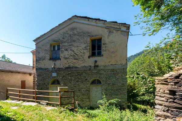 casa indipendente in vendita a Brossasco in zona Bianchi