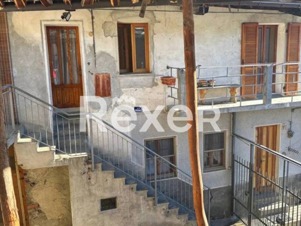 esavano in vendita a Brossasco