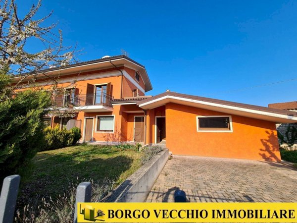 casa indipendente in vendita a Busca in zona San Rocco