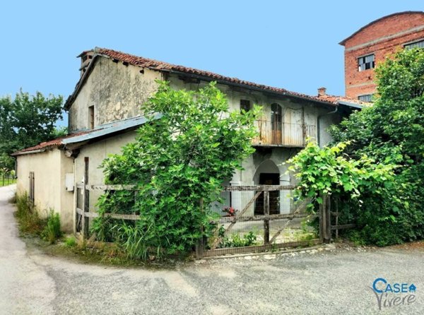 casa indipendente in vendita a Busca in zona Attissano