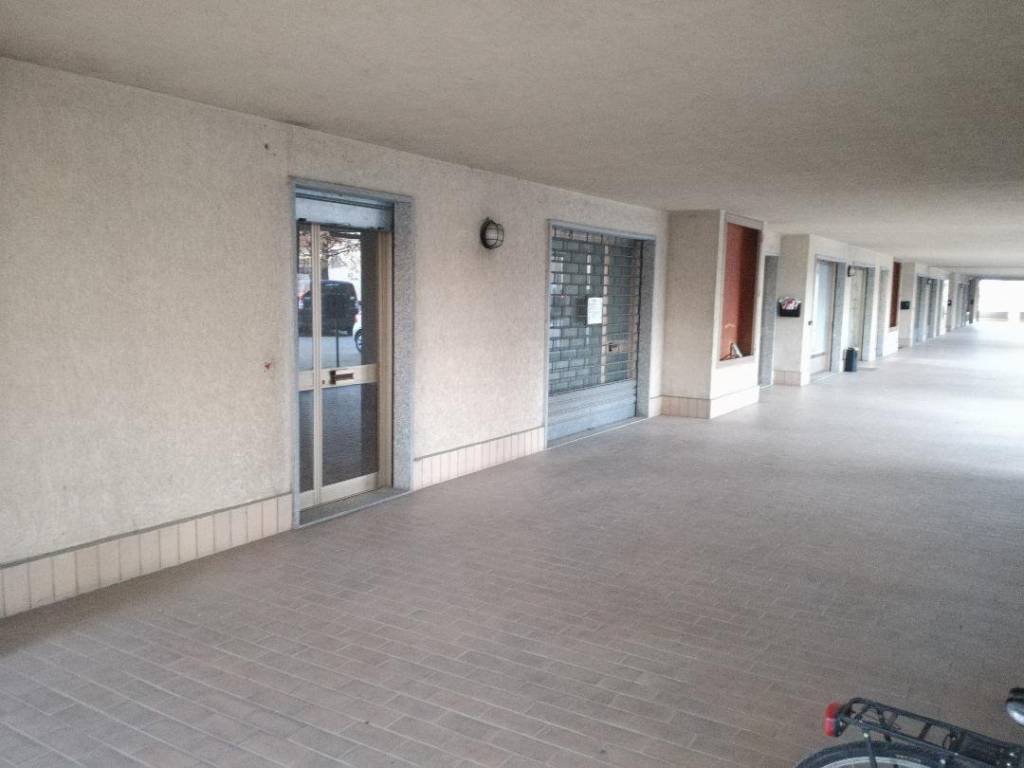 negozio in vendita a Busca