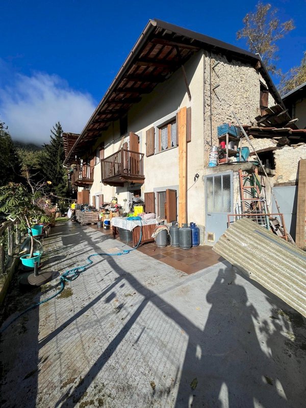 casa semindipendente in vendita a Busca