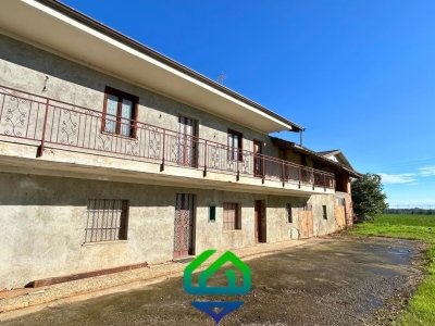 casa indipendente in vendita a Busca in zona Bosco