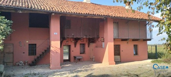 appartamento in vendita a Busca in zona San Vitale