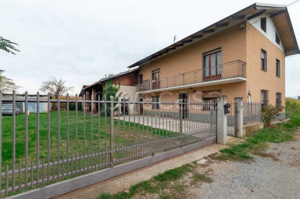 casa indipendente in vendita a Busca in zona Bosco