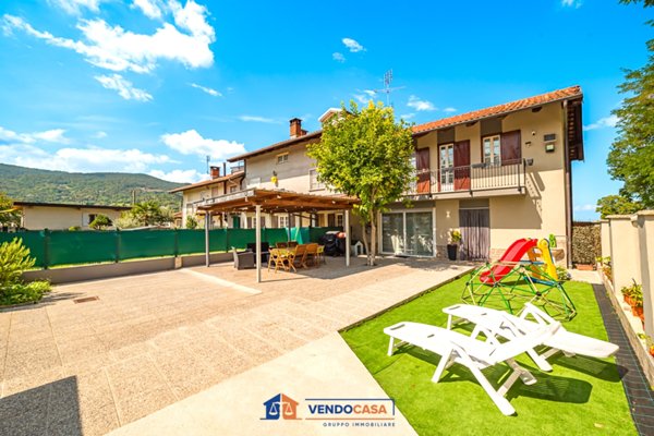 casa indipendente in vendita a Busca in zona Attissano
