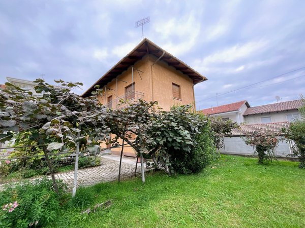 casa indipendente in vendita a Busca