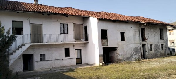 casa indipendente in vendita a Busca in zona San Rocco