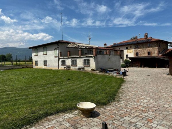 casa indipendente in vendita a Busca in zona Castelletto