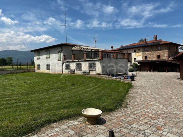 casa indipendente in vendita a Busca in zona Castelletto