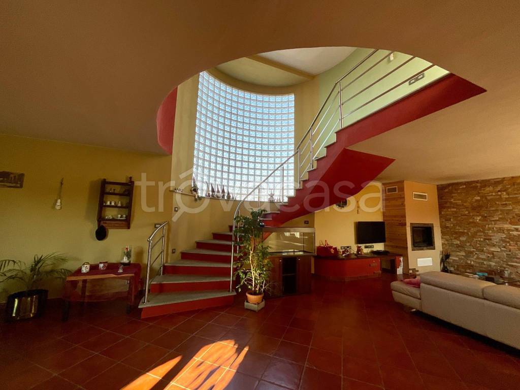 casa indipendente in vendita a Busca in zona Castelletto