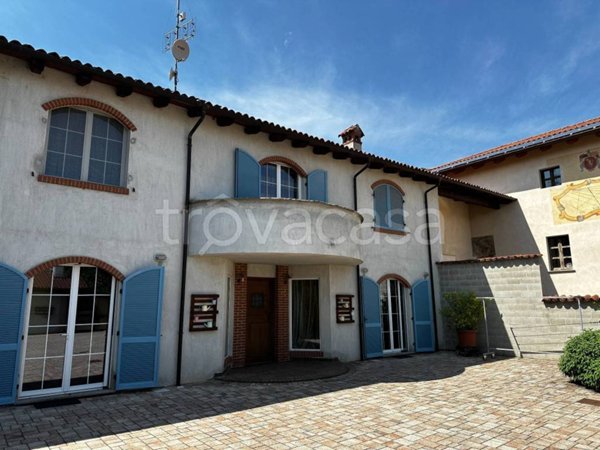 casa indipendente in vendita a Busca in zona Castelletto