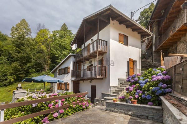 casa indipendente in vendita a Busca in zona Valmala
