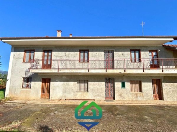 casa indipendente in vendita a Busca in zona Bosco