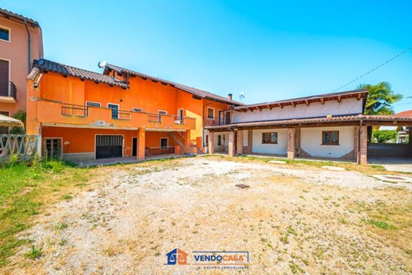 casa indipendente in vendita a Busca in zona San Vitale