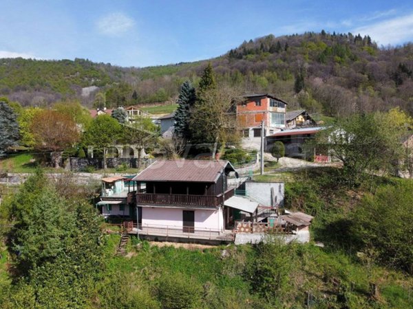 casa indipendente in vendita a Busca in zona Valmala