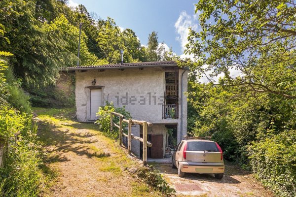 casa indipendente in vendita a Busca in zona Valmala