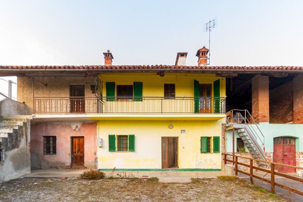 casale in vendita a Busca in zona Sant'Alessio