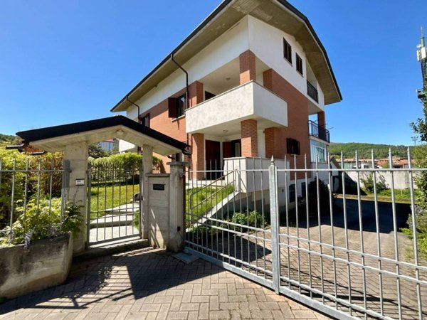 casa indipendente in vendita a Busca